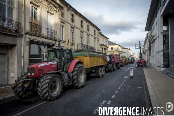 Action de la Coordination Rurale des Landes devant la préfecture de Mont-de-Marsan le 19 novembre 2024