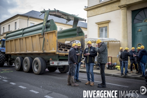 Action de la Coordination Rurale des Landes devant la préfecture de Mont-de-Marsan le 19 novembre 2024