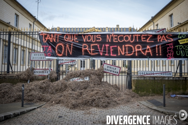 Action de la Coordination Rurale des Landes devant la préfecture de Mont-de-Marsan le 19 novembre 2024