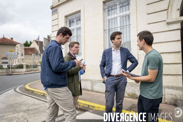 Pierre Gentillet (RN) en camapgne aux législatives 2024