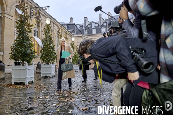 Entretien Michel Barnier et Marine Le Pen , Matignon