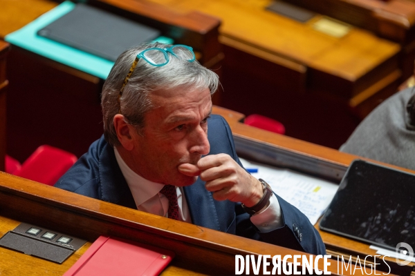 Assemblée nationale. Abrogation de la retraite à 64 ans.