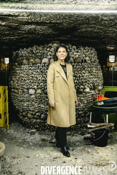 Restauration de murs d ossements aux catacombes de Paris