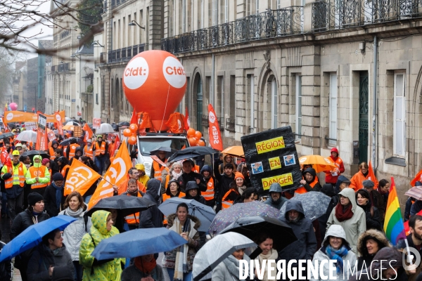 Manifestation pour la défense des services publics à Nantes