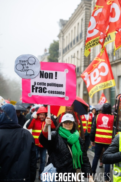 Manifestation pour la défense des services publics à Nantes