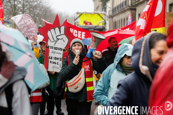 Manifestation pour la défense des services publics à Nantes