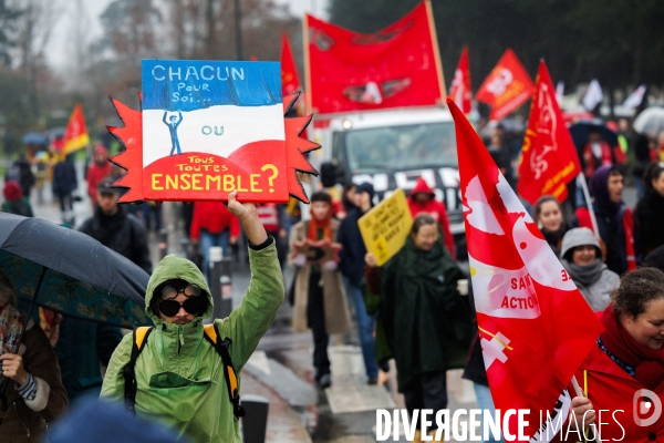 Manifestation pour la défense des services publics à Nantes