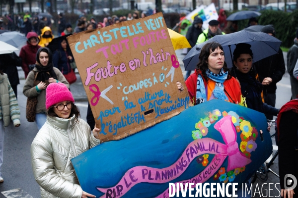 Manifestation pour la défense des services publics à Nantes