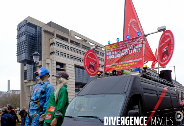 Manifestation pour la defense des services publics