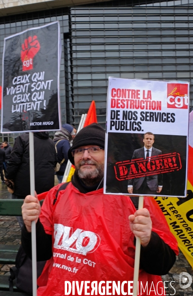 Manifestation pour la defense des services publics