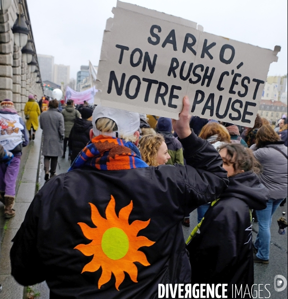 Manifestation pour la defense des services publics