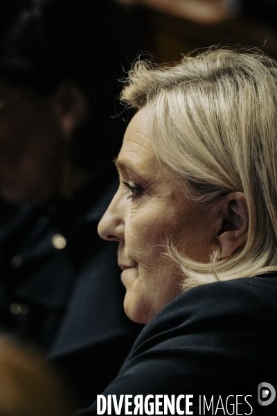 Motions de censure déposées par le NFP et le RN