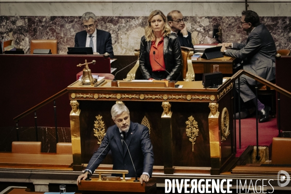 Motions de censure déposées par le NFP et le RN