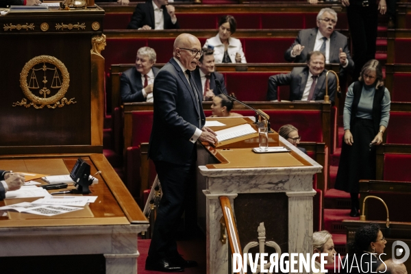 Motions de censure déposées par le NFP et le RN