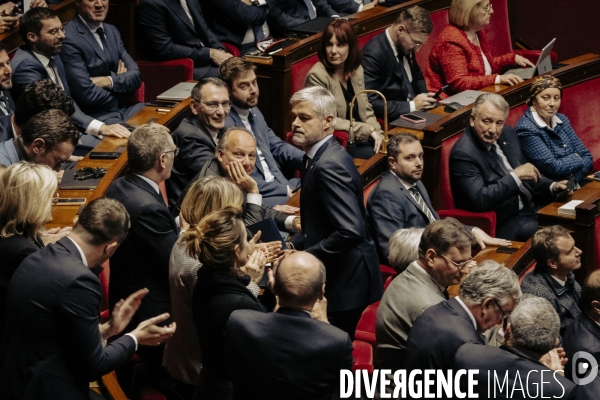 Motions de censure déposées par le NFP et le RN