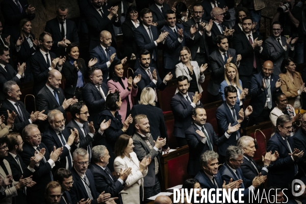 Motions de censure déposées par le NFP et le RN
