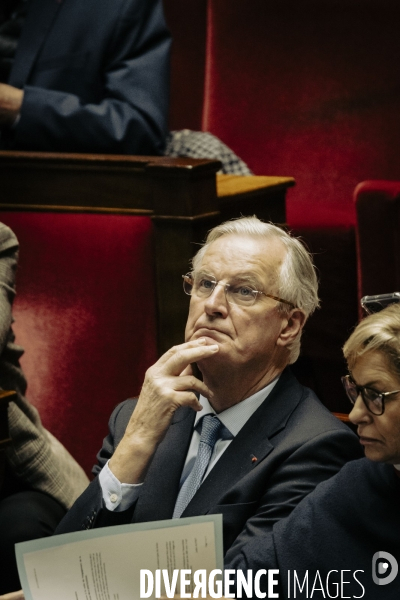 Motions de censure déposées par le NFP et le RN