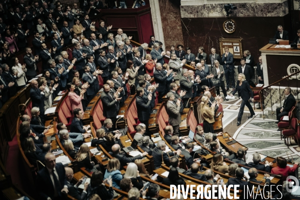 Motions de censure déposées par le NFP et le RN