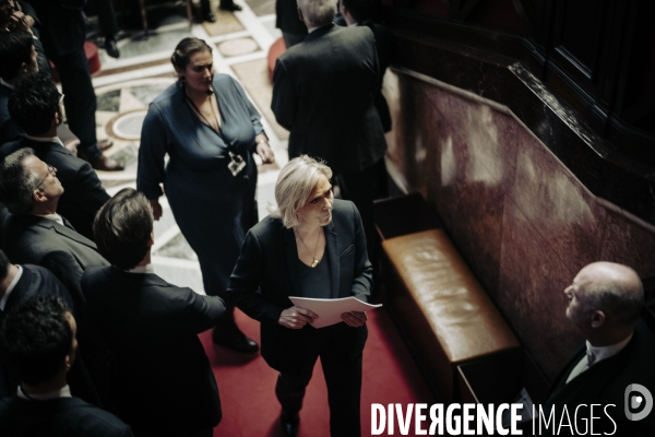 Motions de censure déposées par le NFP et le RN