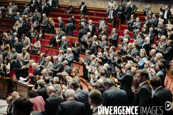 Motions de censure déposées par le NFP et le RN