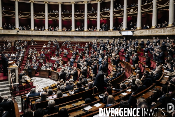 Motions de censure déposées par le NFP et le RN