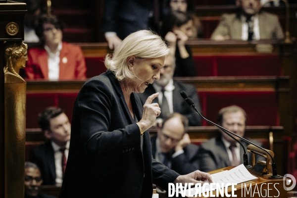 Motions de censure déposées par le NFP et le RN