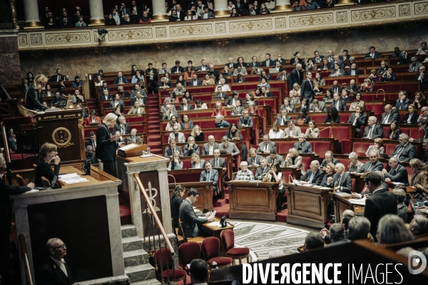 Motions de censure déposées par le NFP et le RN