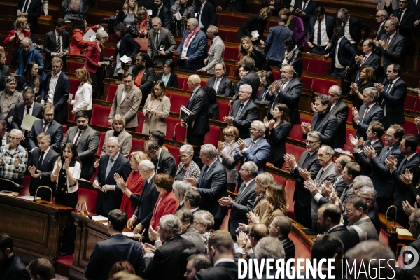 Motions de censure déposées par le NFP et le RN