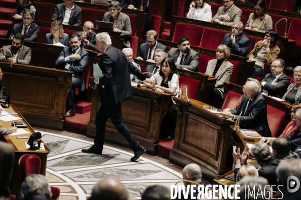 Motions de censure déposées par le NFP et le RN