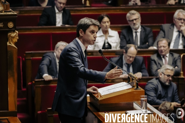 Motions de censure déposées par le NFP et le RN