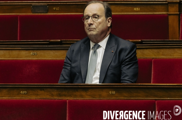 Motions de censure déposées par le NFP et le RN