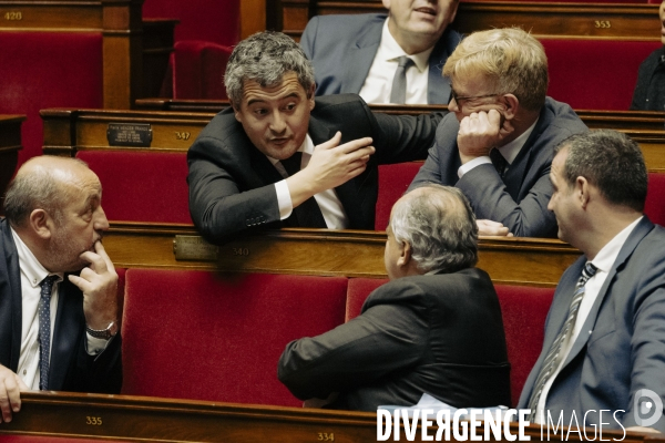 Motions de censure déposées par le NFP et le RN