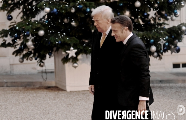 Emmanuel macron reçoit Donald TRUMP