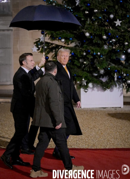 Emmanuel macron reçoit Donald TRUMP et Volodymyr ZELENSKY