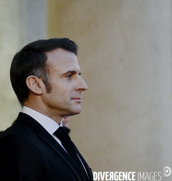 Emmanuel macron reçoit Donald TRUMP et Volodymyr ZELENSKY