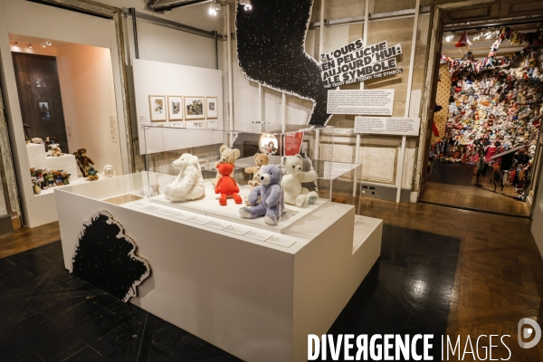 Exposition mon ours en peluche au musee des arts decoratifs