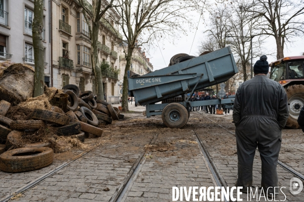 Manifestation des agriculteurs a Dijon (FDSEA et Jeunes agriculteurs)