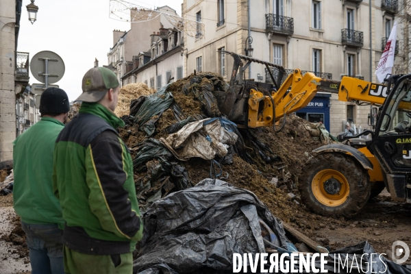 Manifestation des agriculteurs a Dijon (FDSEA et Jeunes agriculteurs)