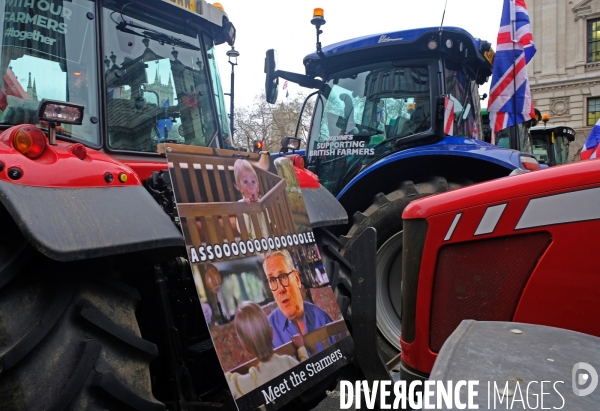 Manifestation des agriculteurs en tracteurs devant le 10 Downing street et le ministère des finances