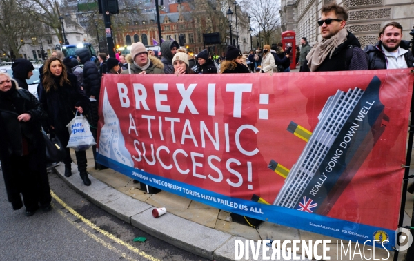 Manifestation des agriculteurs en tracteurs devant le 10 Downing street et le ministère des finances