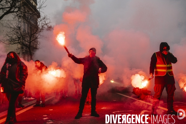 Manifestation pour l’emploi et l’industrie face aux plans sociaux