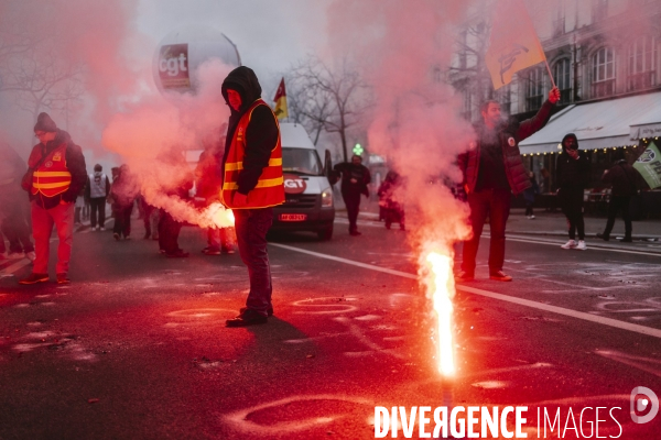 Manifestation pour l’emploi et l’industrie face aux plans sociaux