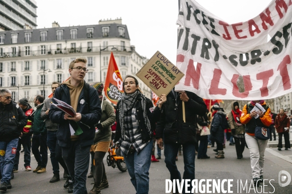 Manifestation pour l’emploi et l’industrie face aux plans sociaux