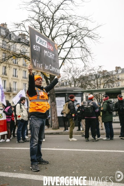 Manifestation pour l’emploi et l’industrie face aux plans sociaux