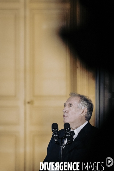 Passation de pouvoir Barnier/Bayrou