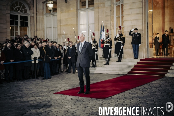 Passation de pouvoir Barnier/Bayrou