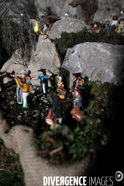 L immense crèche de Noël de la petite église de Montselgues en Ardèche.