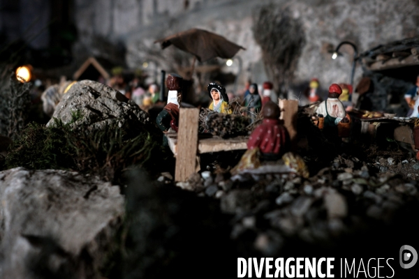 L immense crèche de Noël de la petite église de Montselgues en Ardèche.