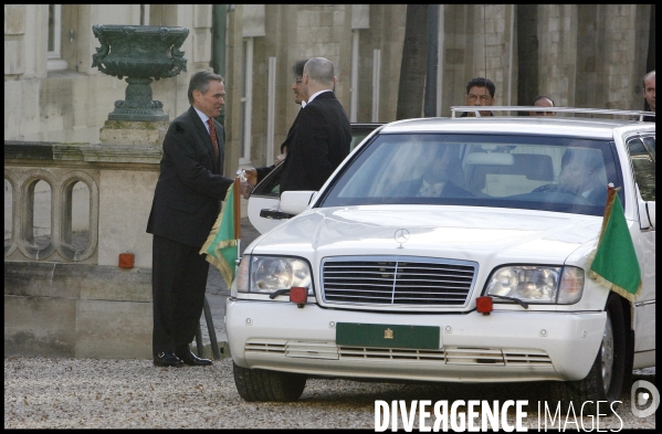 Bernard accoyer recoit le colonel kadhafi a l assemblee nationale