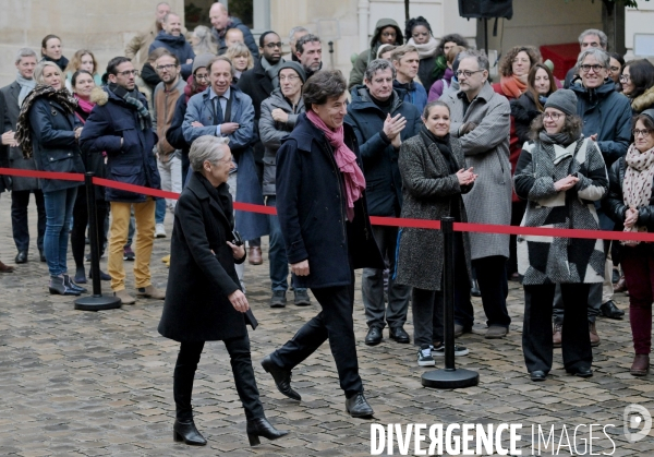 Passation de pouvoir entre Anne Genetet et Elisabeth Borne